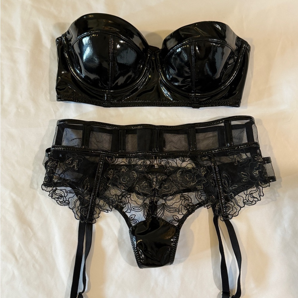 Strapless Black patent leather VS bra with lace band